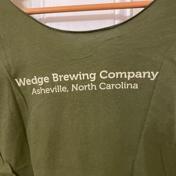 WEDGE Asheville olive scoop neck T-Shirt - Picture 4 of 4